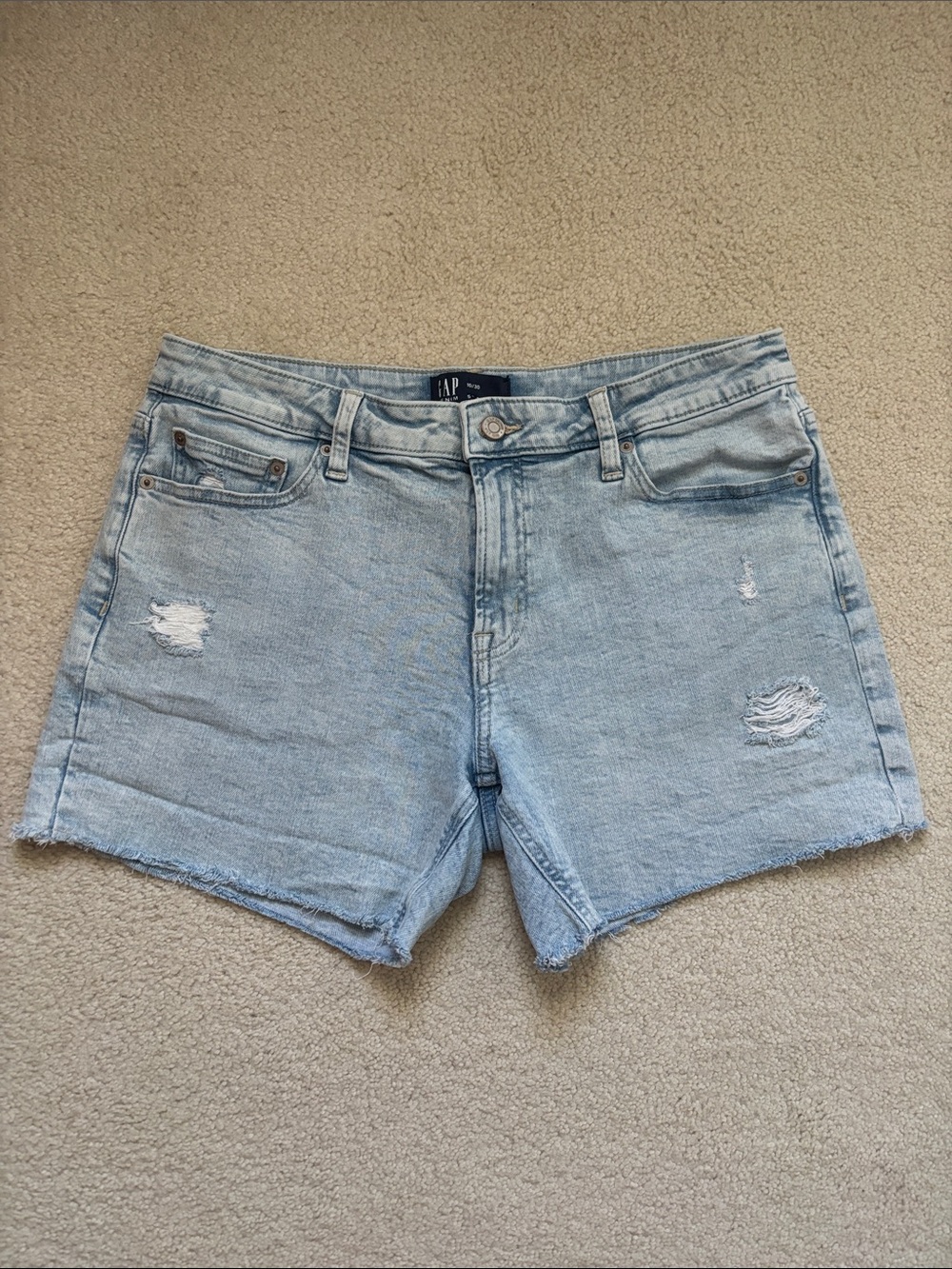 Women’s GAP light wash distressed shorts